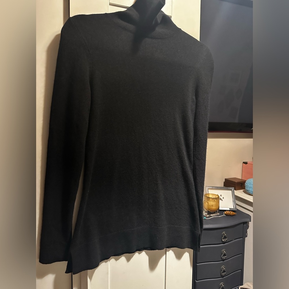 100% Cashmere Black Turtleneck Sweater - Picture 6 of 13